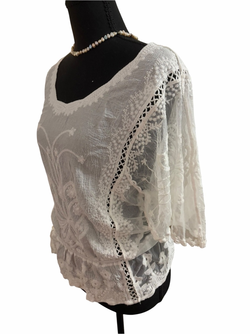 Source Unknown White Lace Embroidered Boho Blouse